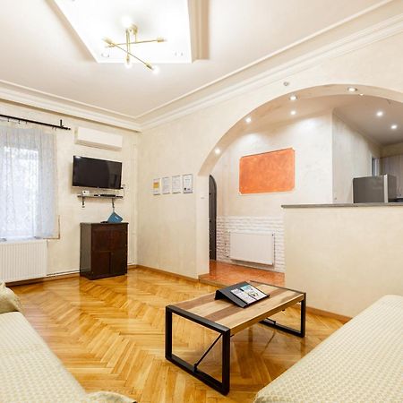 דירות בודפשט Mari&Emi Flat In Corvin מראה חיצוני תמונה