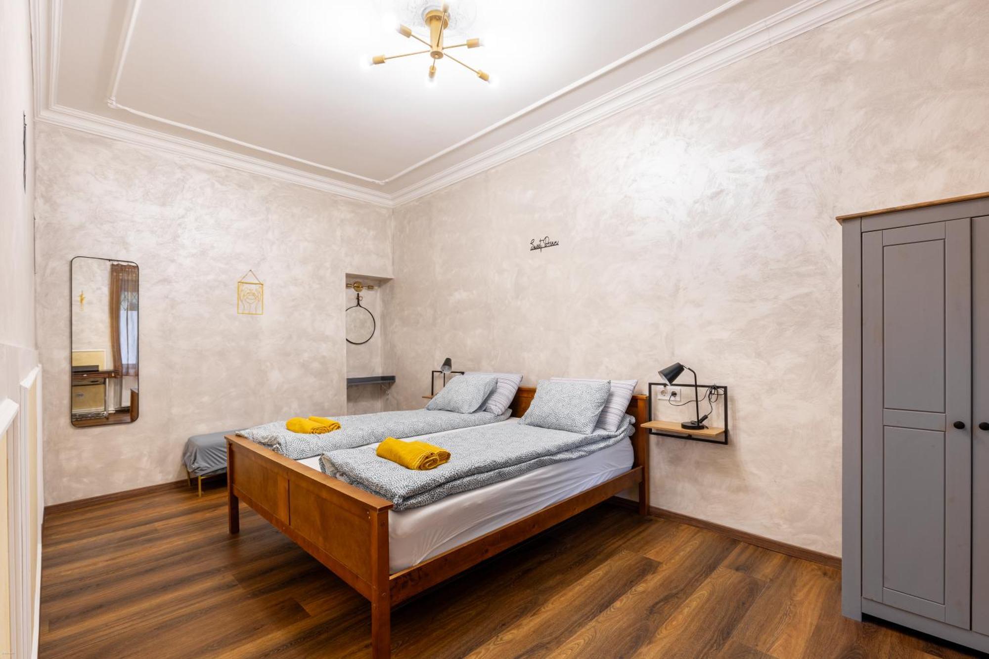 דירות בודפשט Mari&Emi Flat In Corvin מראה חיצוני תמונה