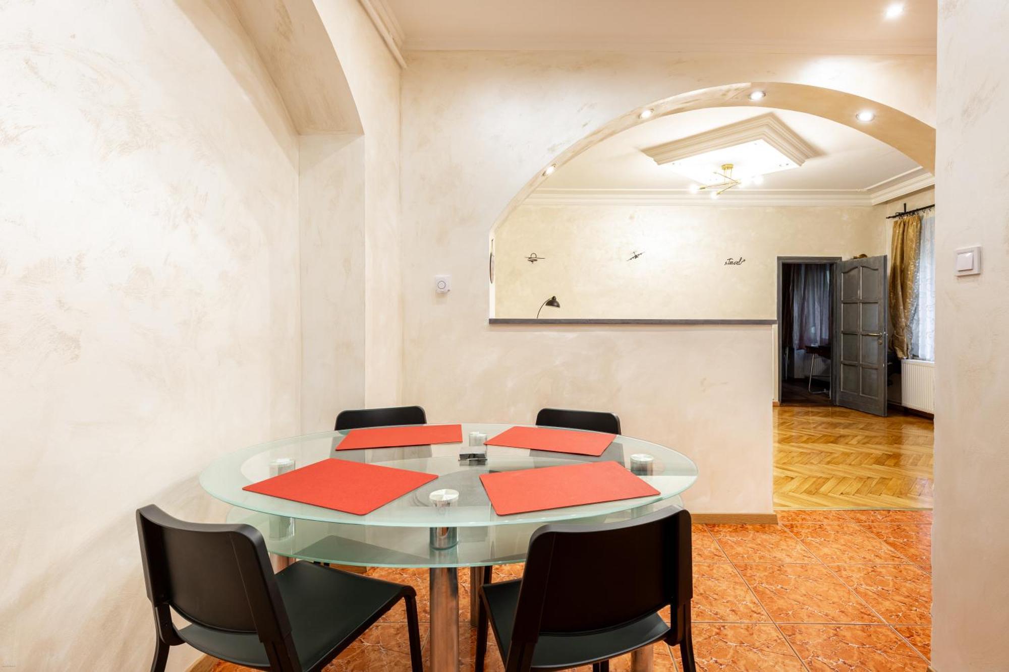 דירות בודפשט Mari&Emi Flat In Corvin מראה חיצוני תמונה